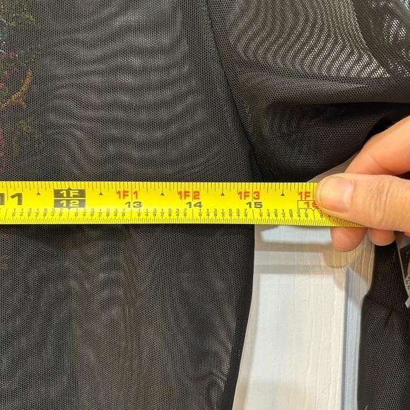 Women's Sheer Black V-Neck Popover Blouse Whimsigoth Floral Embroidered Size M - Picture 6 of 7